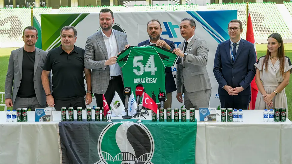 Gelenek değişmedi; Sakaryaspor'un sağlık sponsoru yine Özel Adatıp Hastanesi