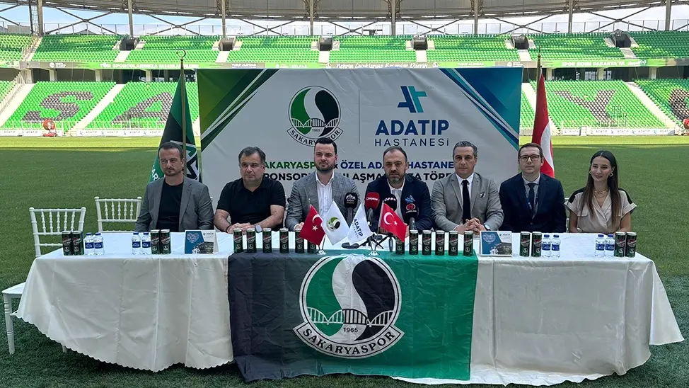 Gelenek değişmedi; Sakaryaspor'un sağlık sponsoru yine Özel Adatıp Hastanesi
